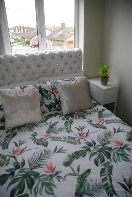 Lovely 3 Bedroom House With Free Parking & Garden Norwich